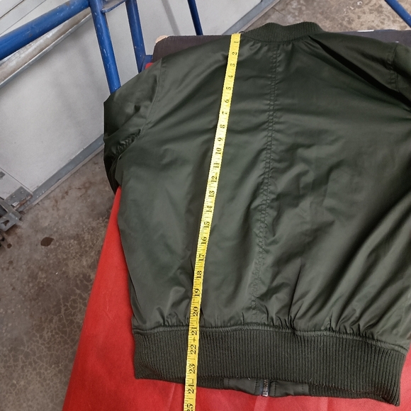 American Eagle Outfitters Green Bomber Jacket with Ribbed Collars - Picture 6 of 9